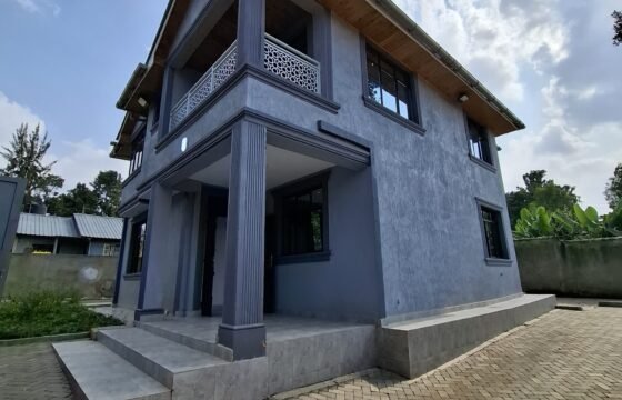 four bedroom Masonite to let